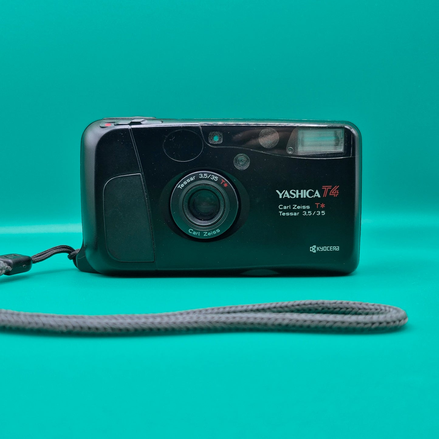 Yashica T4