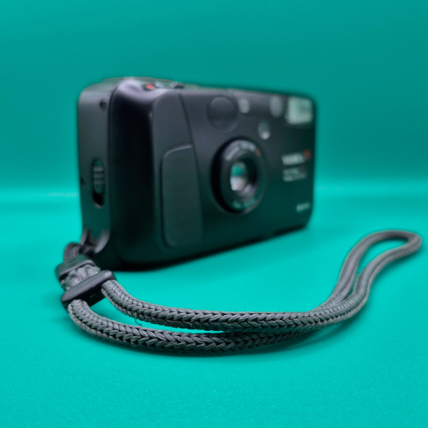 Yashica T4