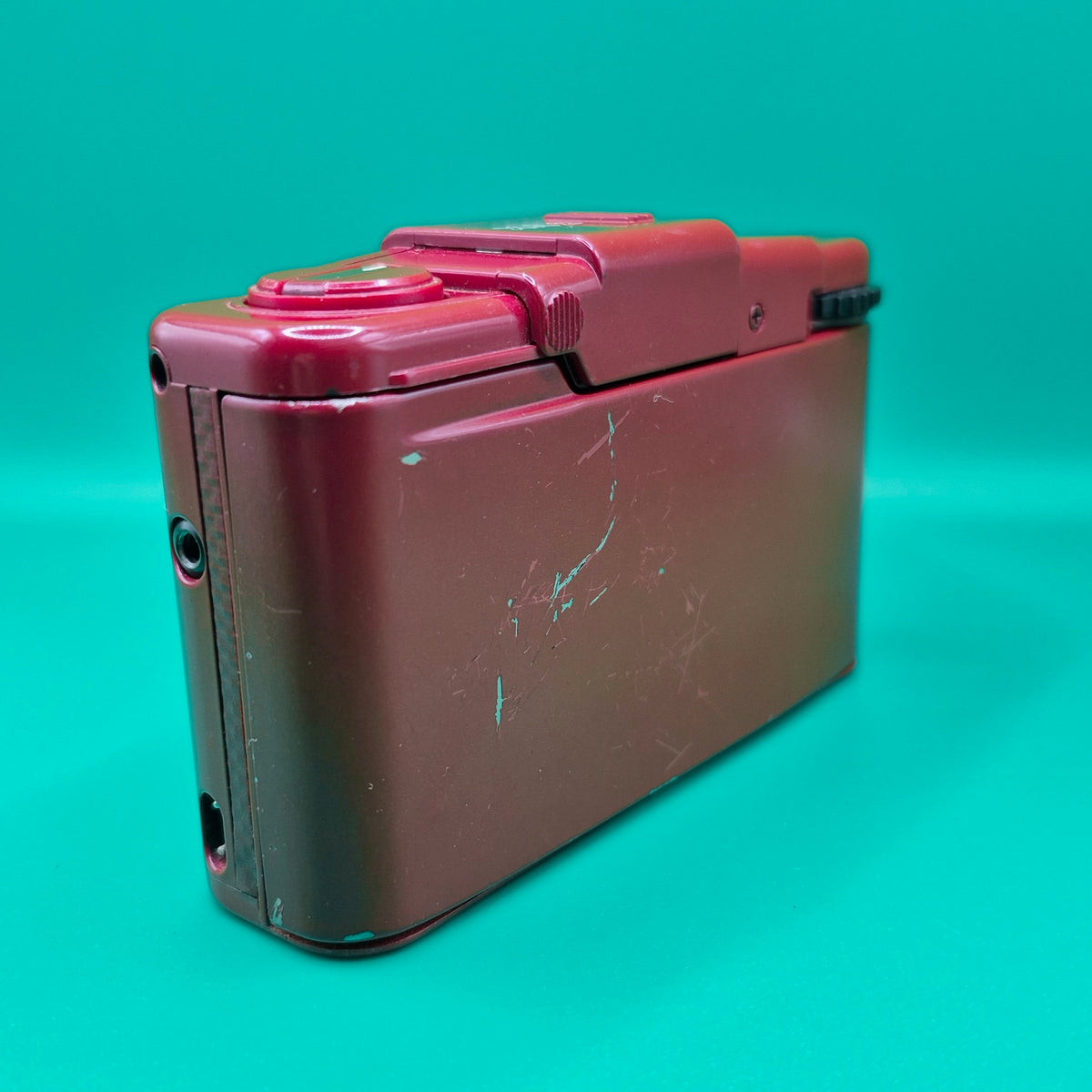 Olympus XA 2 (red)