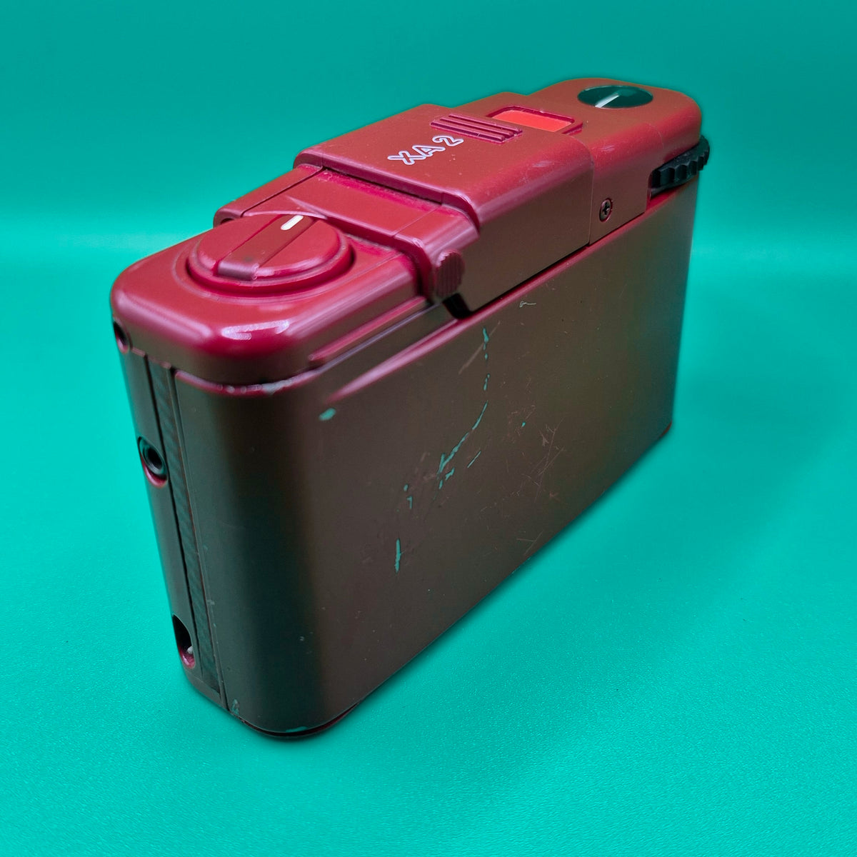 Olympus XA 2 (red)